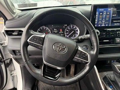 2022 Toyota Highlander Platinum