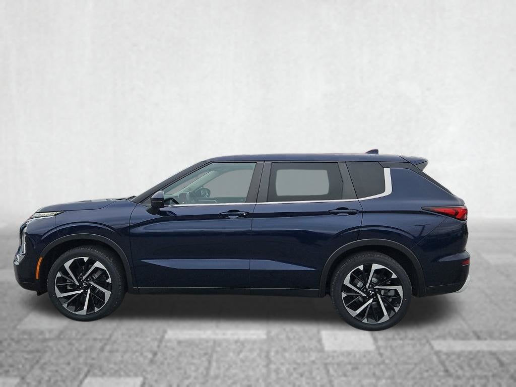 2022 Mitsubishi Outlander Base