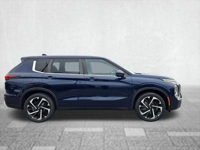 2022 Mitsubishi Outlander Base