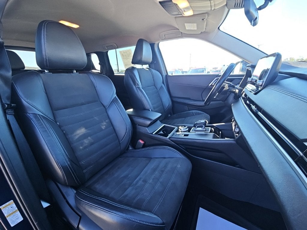 2022 Mitsubishi Outlander Base