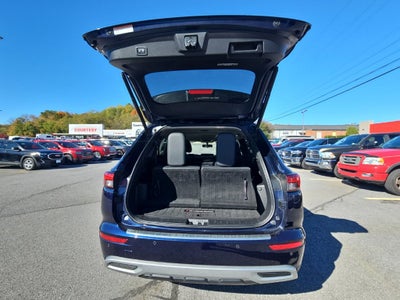 2022 Mitsubishi Outlander Base