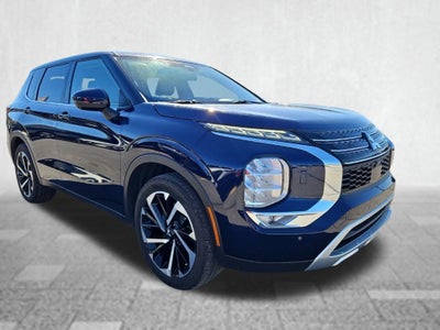 2022 Mitsubishi Outlander Base