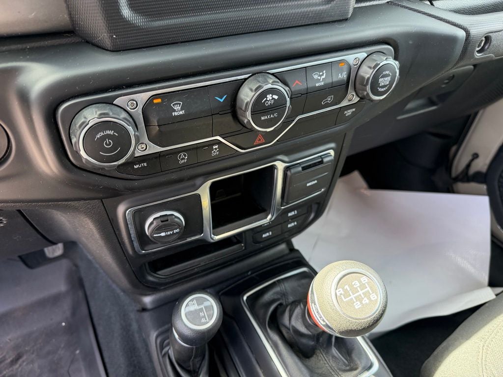 2022 Jeep Gladiator Sport