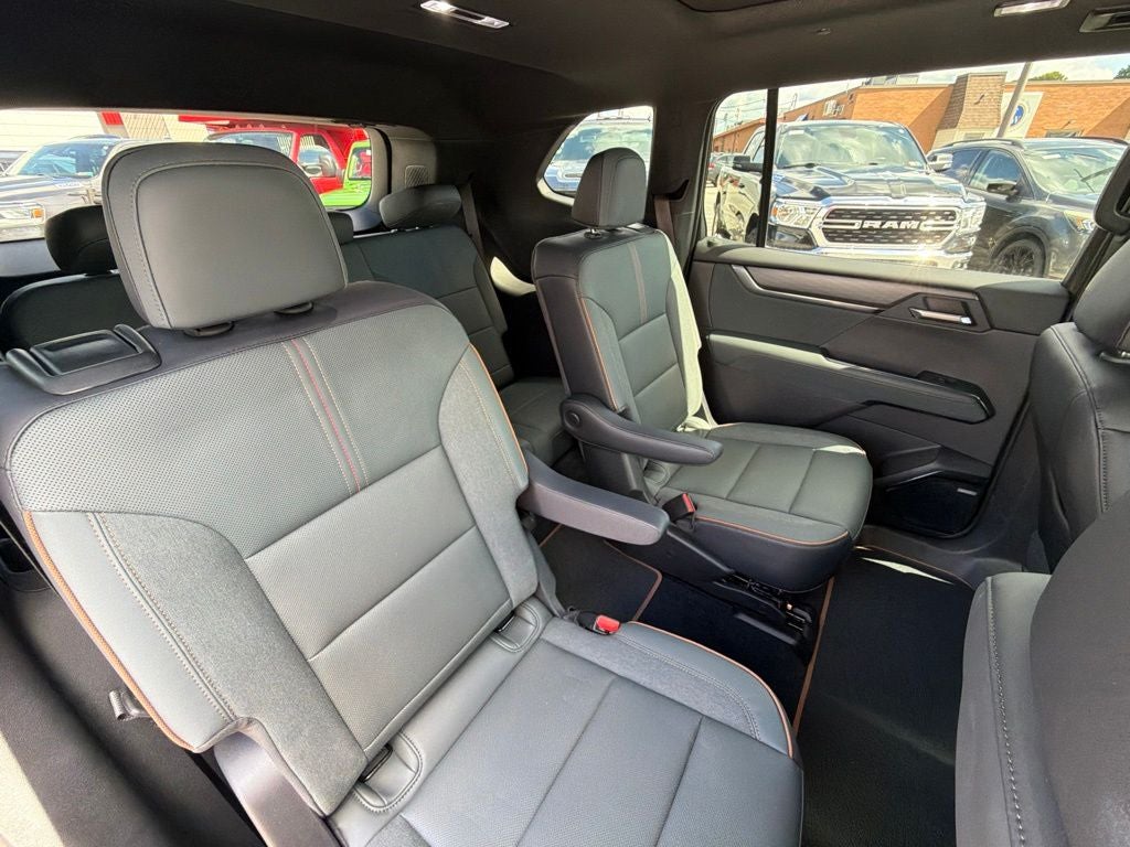 2024 GMC Acadia AT4