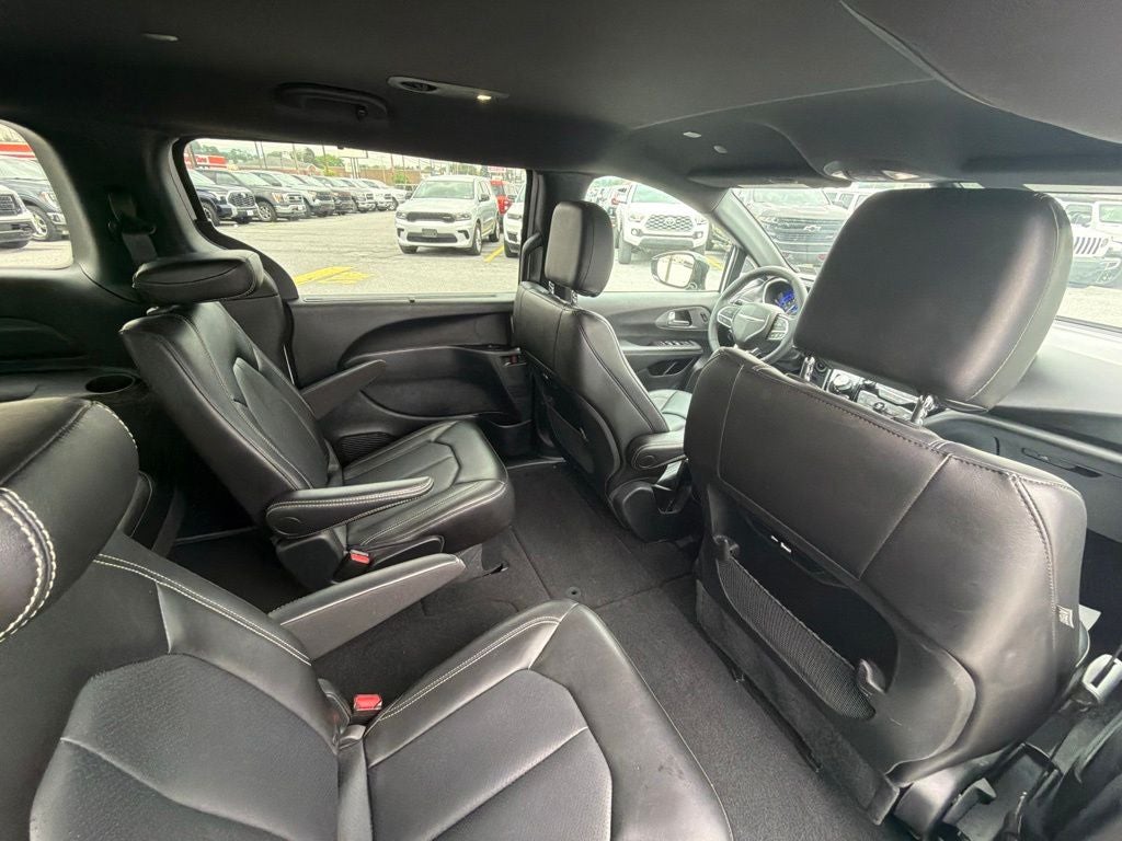 2025 Chrysler Pacifica Select