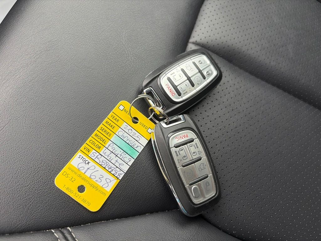 2025 Chrysler Pacifica Select