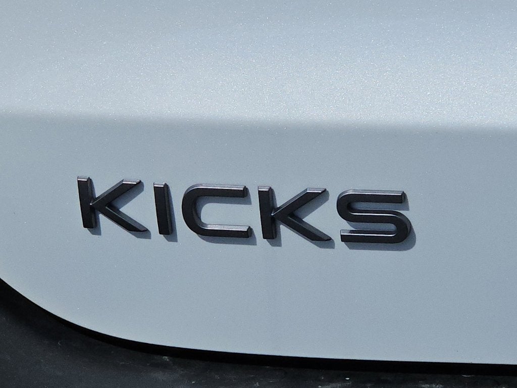 2027 Nissan Kicks SV