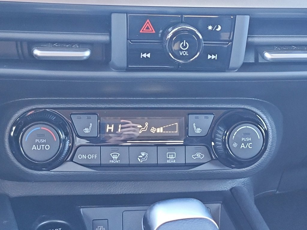 2027 Nissan Kicks SV