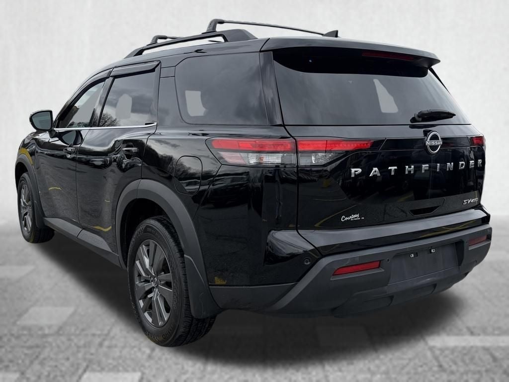2024 Nissan Pathfinder SV