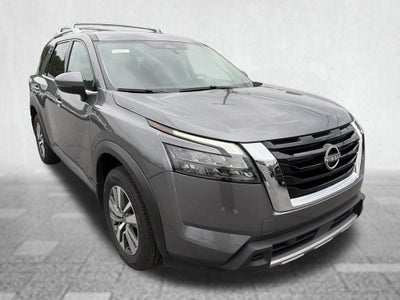 2025 Nissan Pathfinder SL