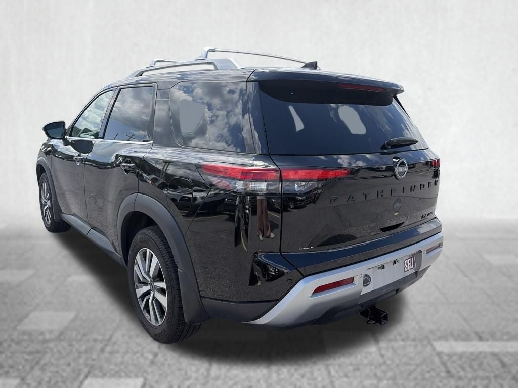 2024 Nissan Pathfinder SL