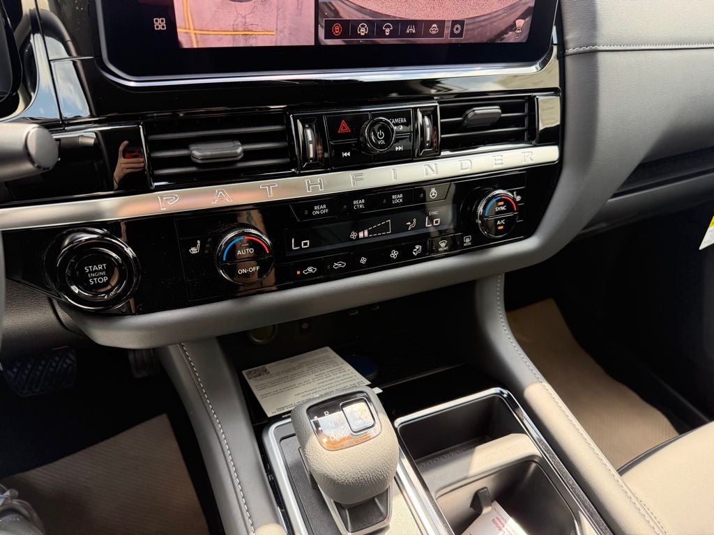 2026 Nissan Pathfinder SL