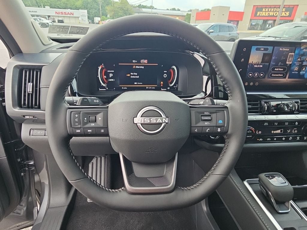 2026 Nissan Pathfinder SL