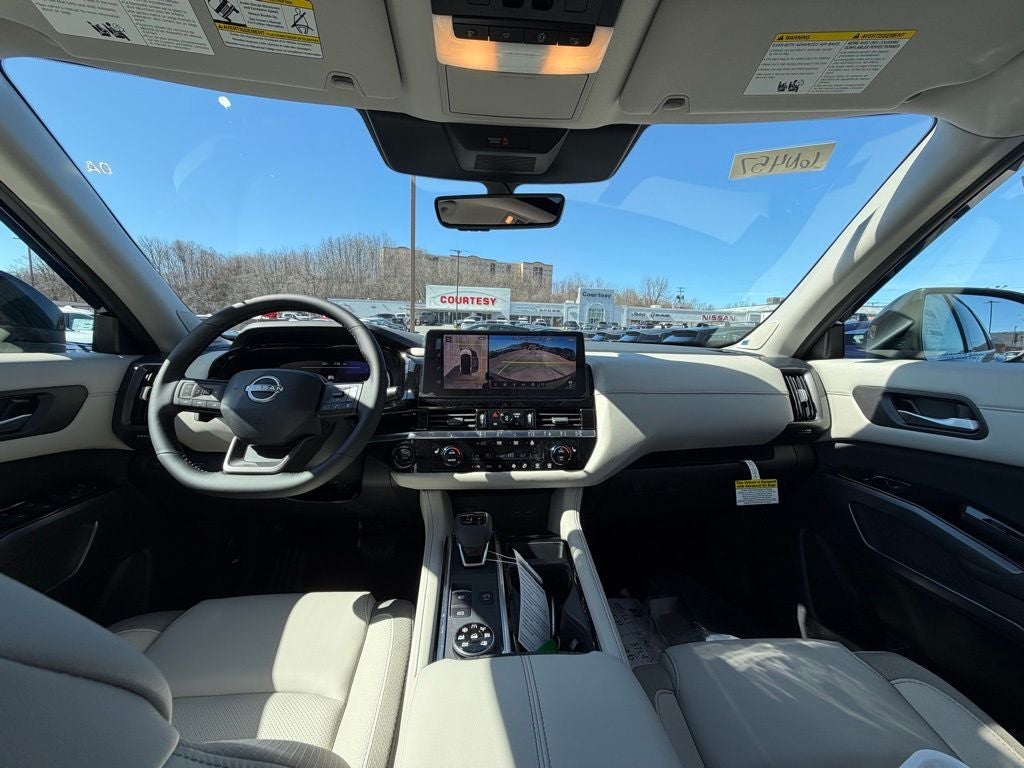 2026 Nissan Pathfinder SL