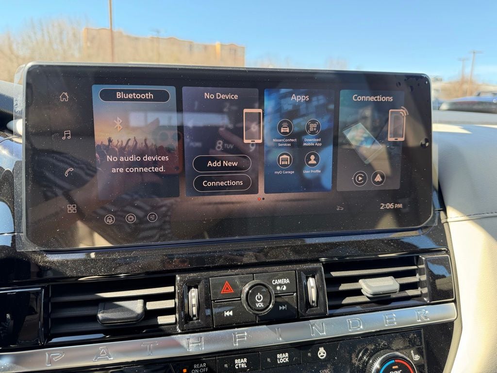 2026 Nissan Pathfinder SL