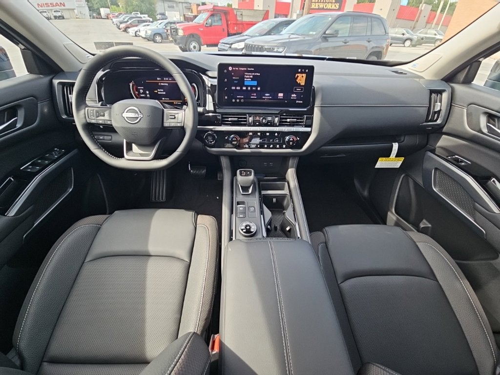 2026 Nissan Pathfinder SL