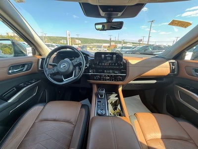 2023 Nissan Pathfinder Platinum