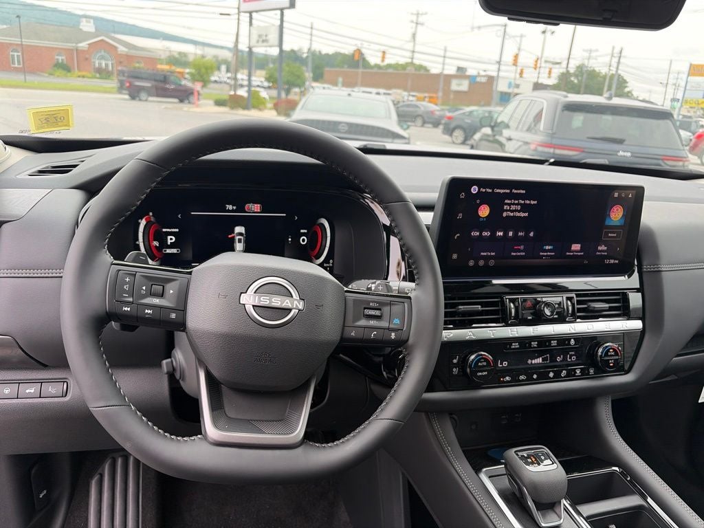 2026 Nissan Pathfinder Platinum
