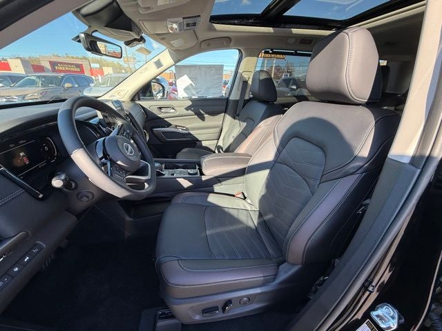 2025 Nissan Pathfinder Platinum