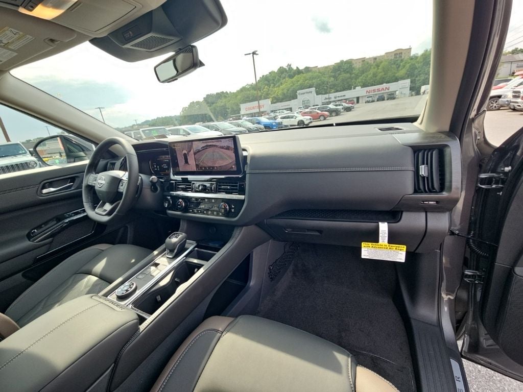 2026 Nissan Pathfinder Platinum