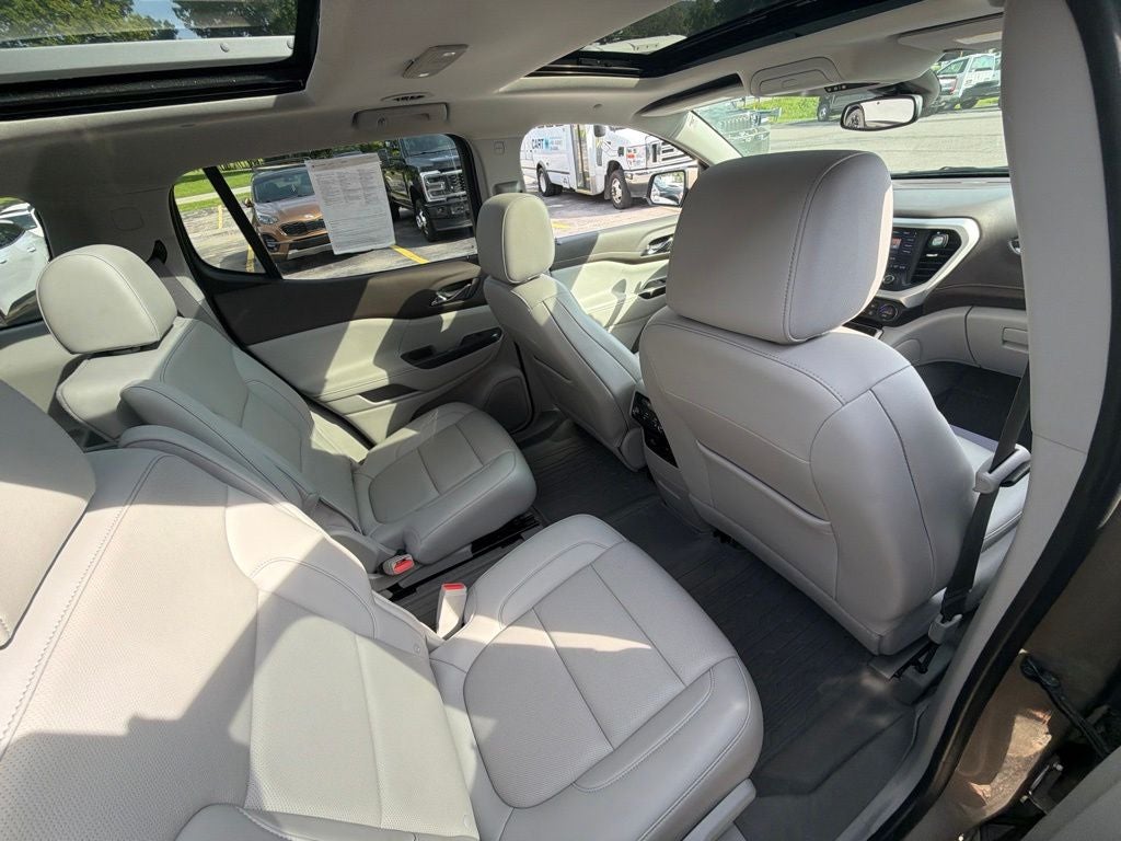 2022 GMC Acadia SLT