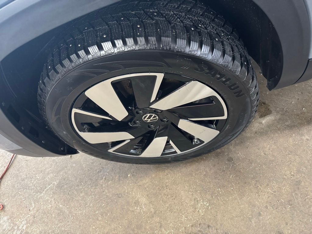 2024 Volkswagen Atlas Cross Sport 2.0T SE w/Technology