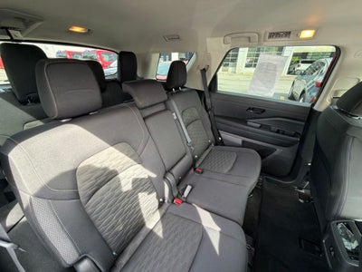 2023 Nissan Pathfinder SV