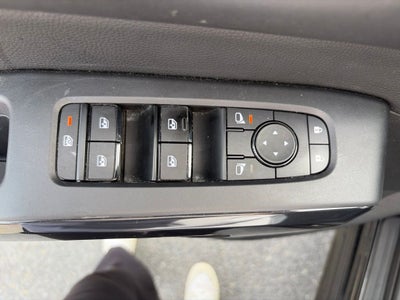 2023 Nissan Pathfinder SV