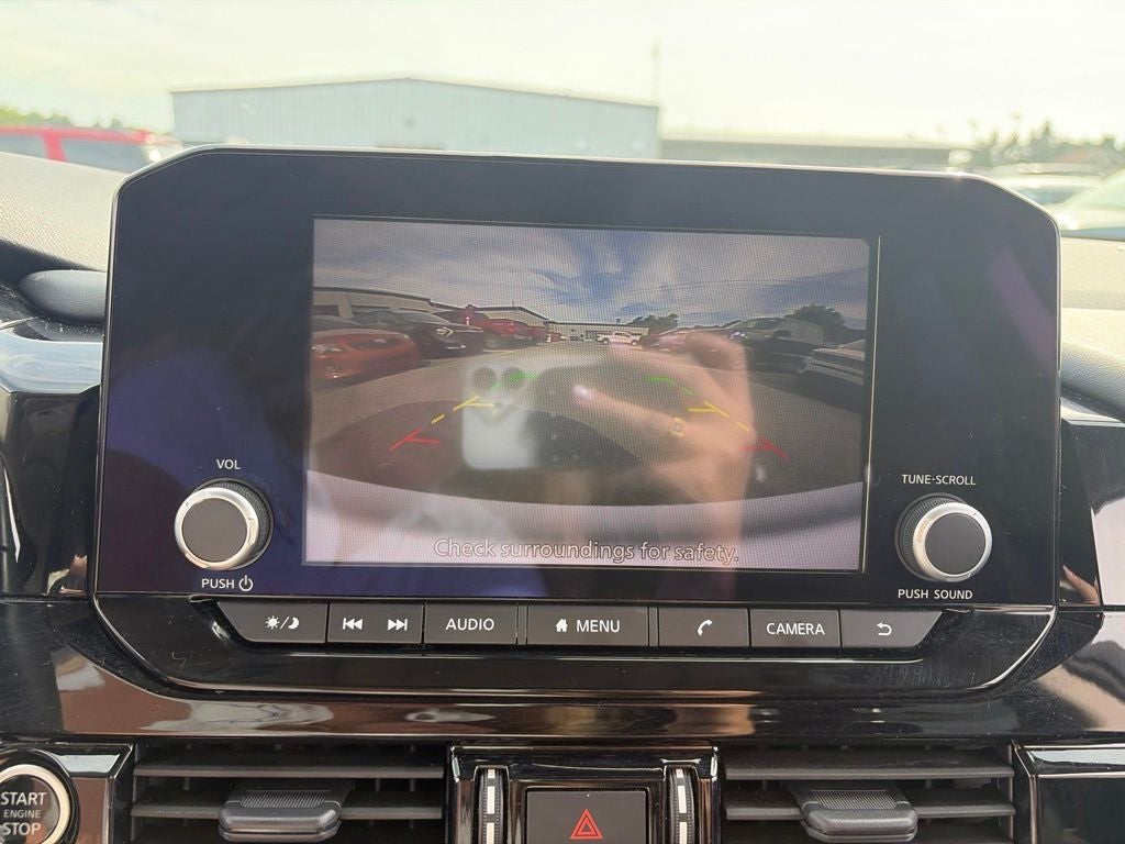 2023 Nissan Pathfinder SV