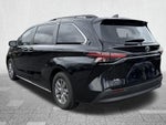 2022 Toyota Sienna XLE 8 Passenger