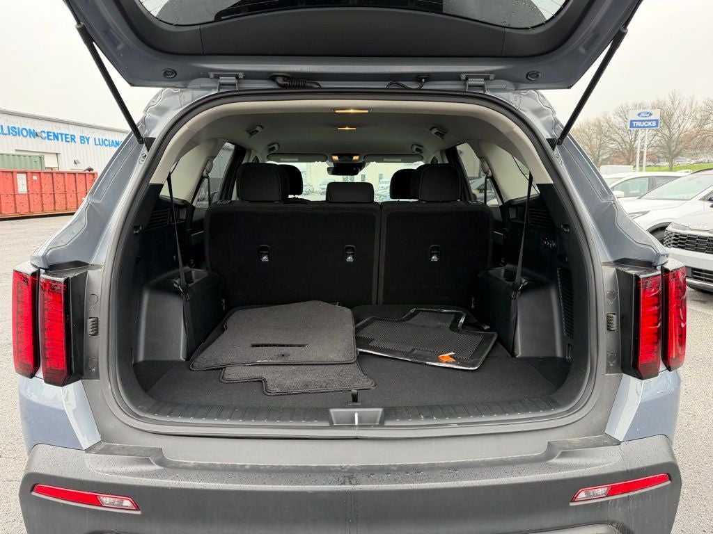 2023 Kia Sorento LX