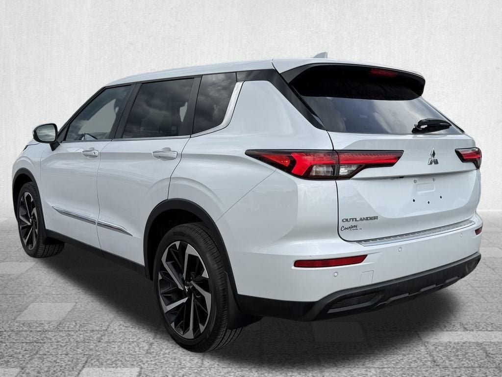 2022 Mitsubishi Outlander ES