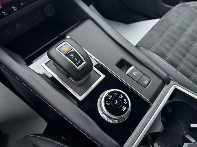 2022 Mitsubishi Outlander Base