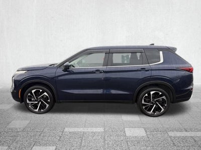 2022 Mitsubishi Outlander Base