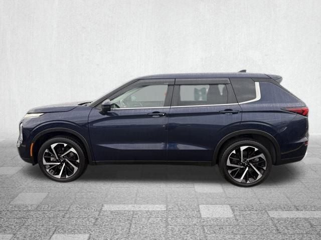 2022 Mitsubishi Outlander Base