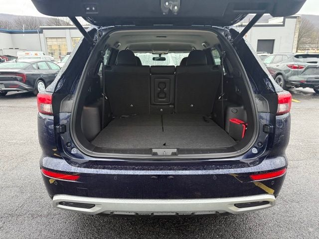 2022 Mitsubishi Outlander Base