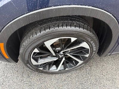 2022 Mitsubishi Outlander Base