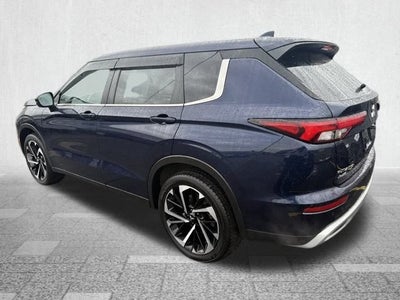 2022 Mitsubishi Outlander Base
