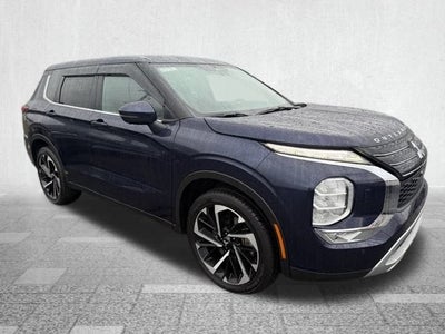 2022 Mitsubishi Outlander Base