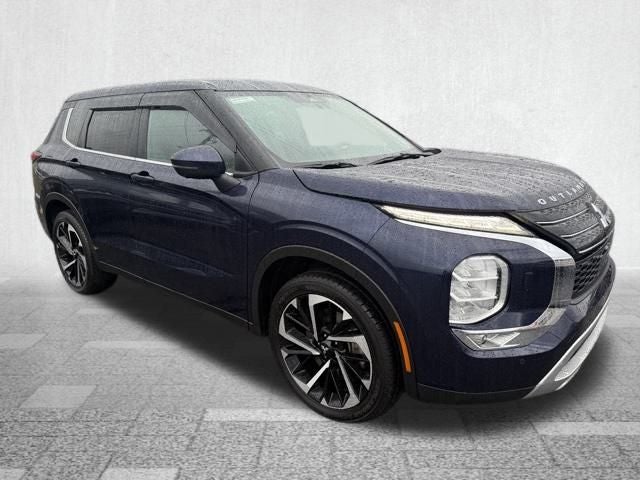 2022 Mitsubishi Outlander Base