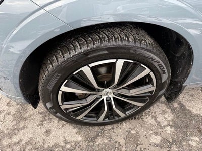 2023 Volvo XC60 B5 Plus Dark Theme