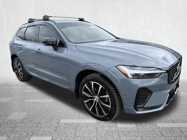 2023 Volvo XC60 B5 Plus Dark Theme