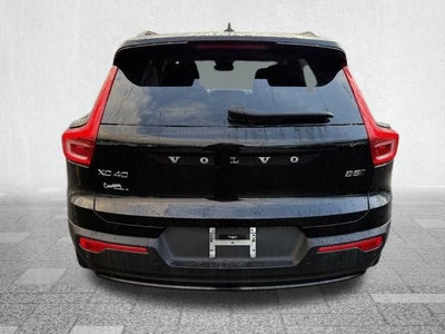 2025 Volvo XC40 B5 Ultra Dark Theme